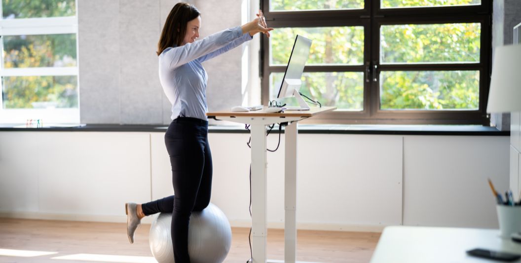 benefits of standing desk